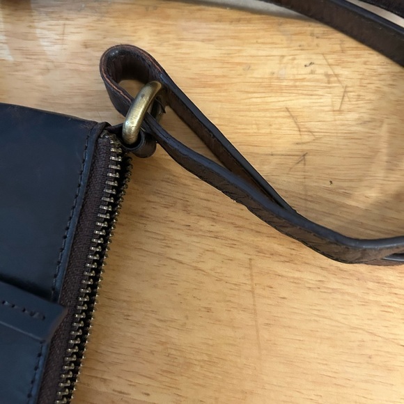 LUXEORIA
Genuine Leather Crossbody Sling Bag Crossbody. - Picture 9 of 10